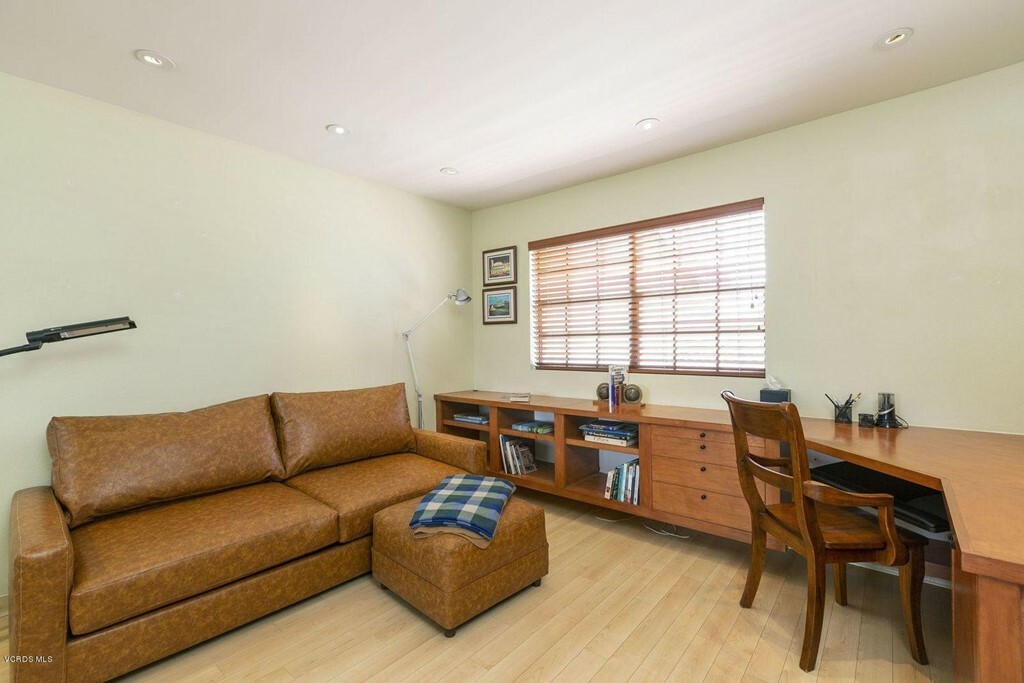 Property Photo:  873 Miller Court  CA 93003 