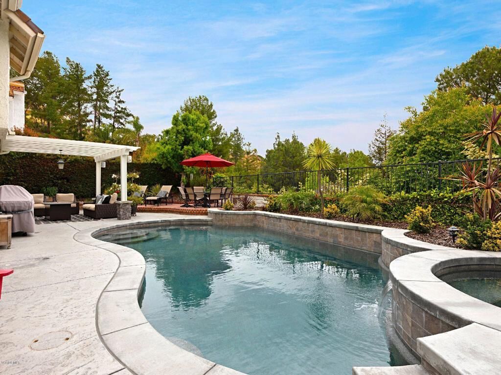 Property Photo: 5514 Ember Court CA 91301