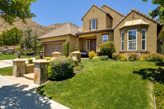 Property Photo:  18 Via Monte  CA 91320 