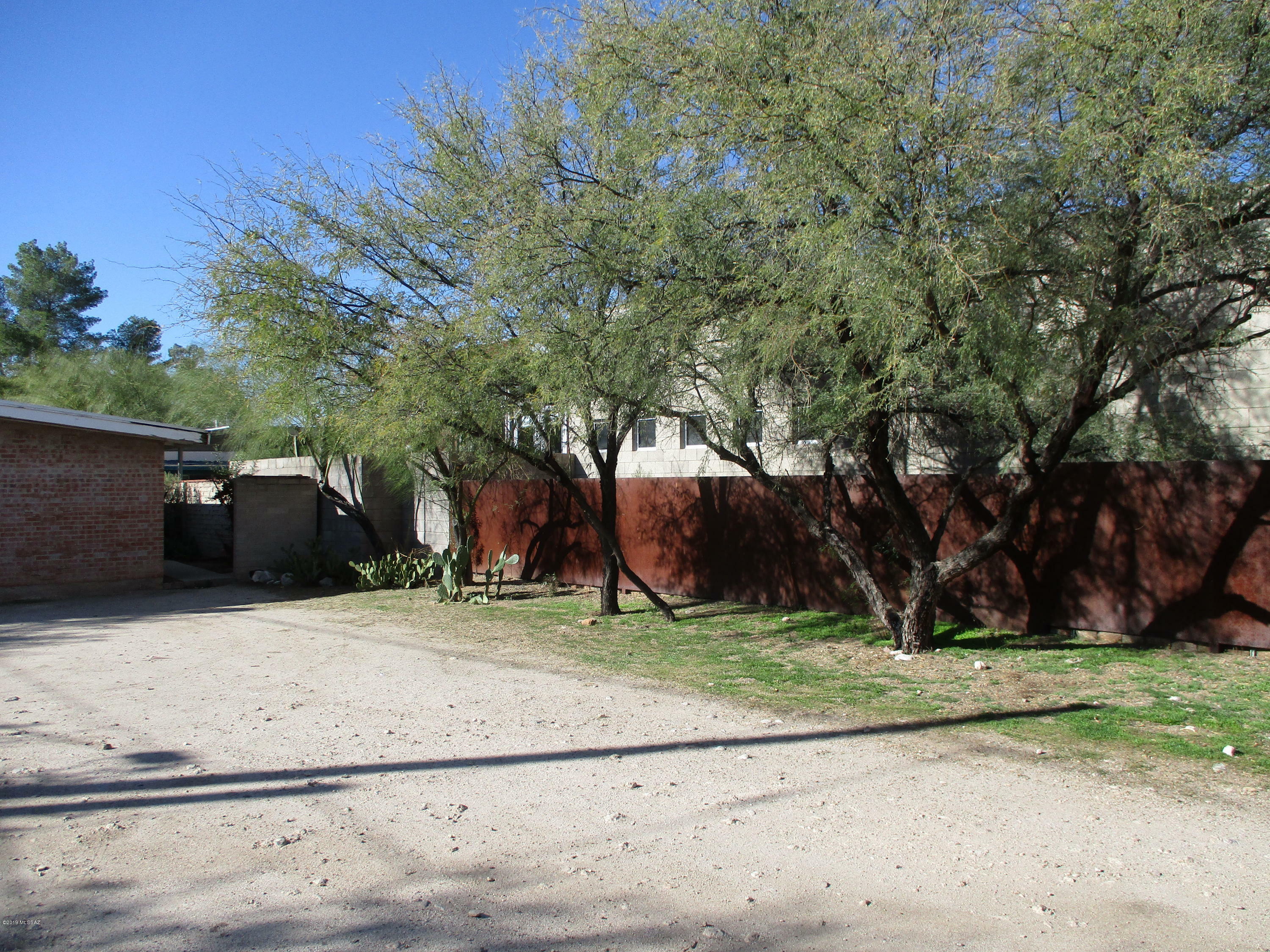 Property Photo:  420 N Olsen Avenue  AZ 85719 