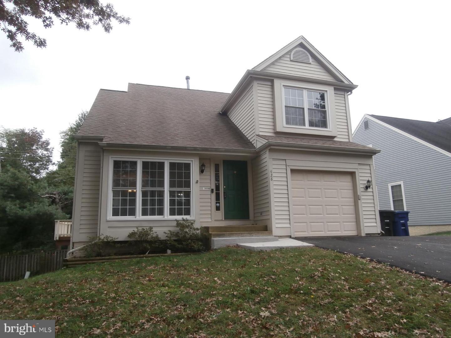 Property Photo: 428 Deerpath Avenue SW VA 20175