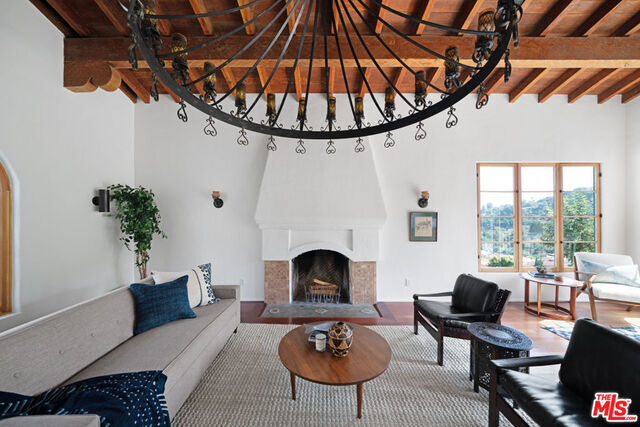 Property Photo: 2781 Westshire Dr CA 90068