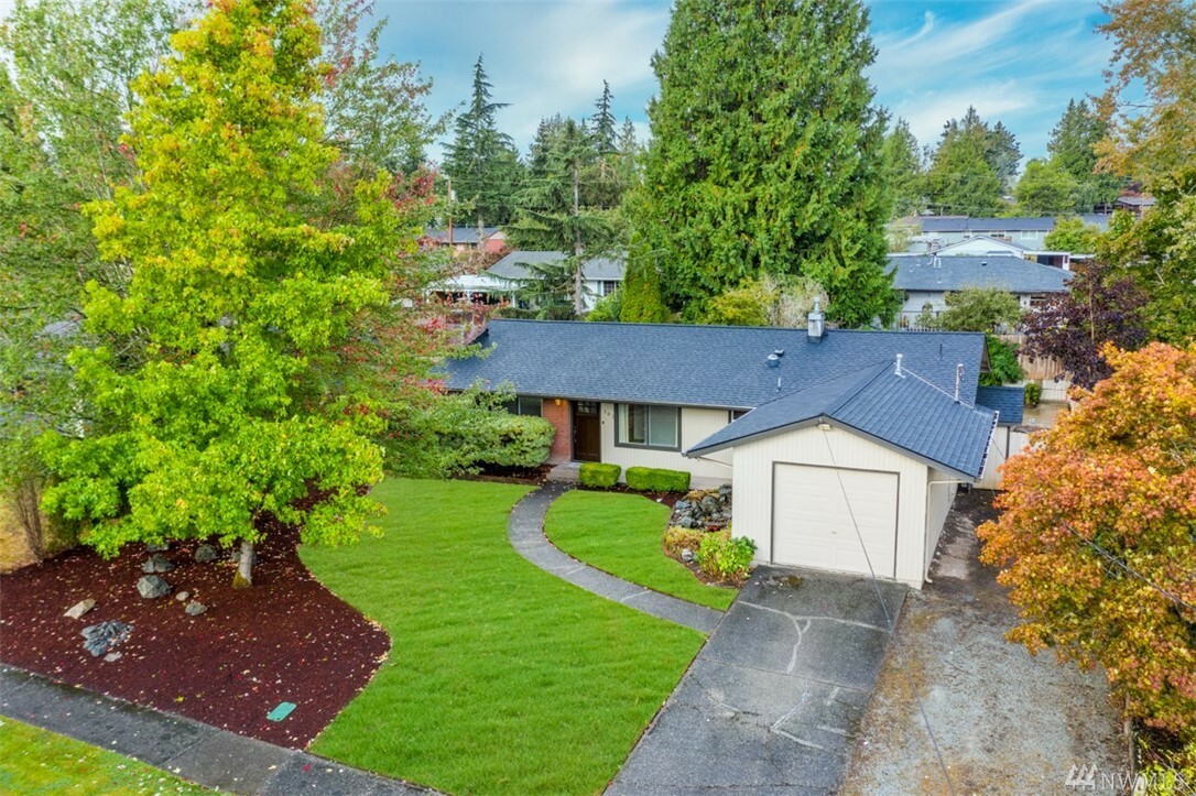 Property Photo:  701 N 21st St  WA 98273 