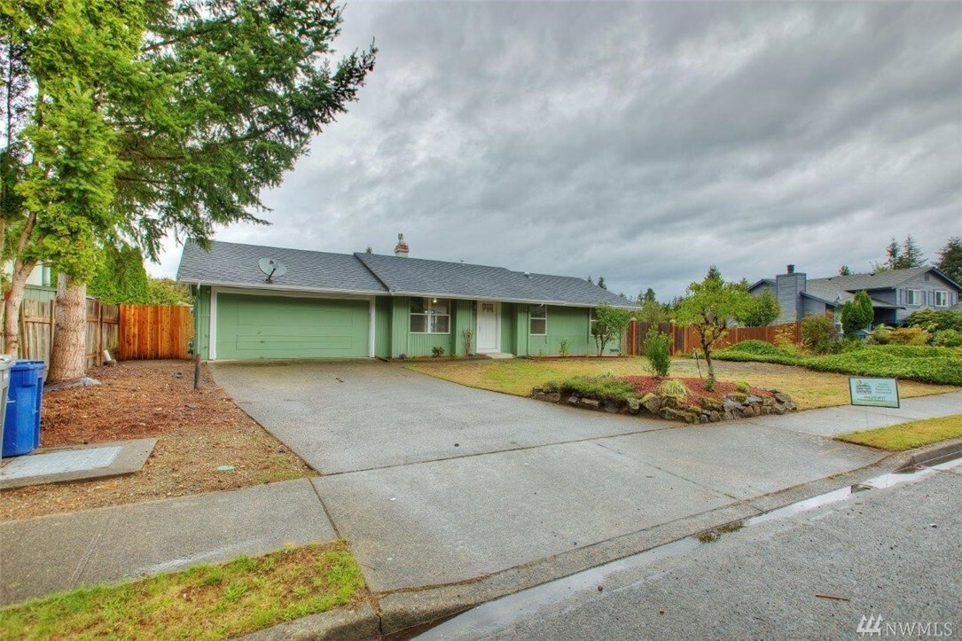 Property Photo:  2701 17th St SE  WA 98002 