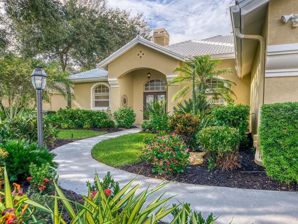 Property Photo: 434 Fieldstone Drive FL 34292