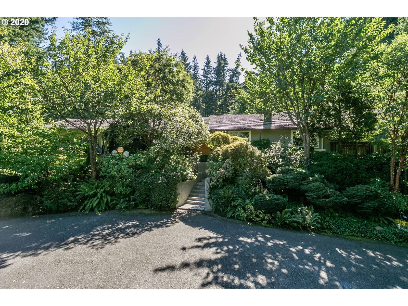 Property Photo:  4520 SW Humphrey Ct  OR 97221 