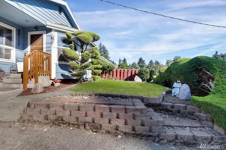 Property Photo: 20117 9th Ave S WA 98198