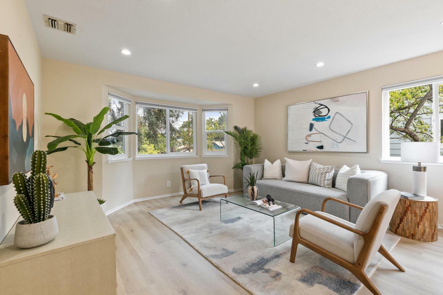 Property Photo:  131 Centre Street  CA 94041 