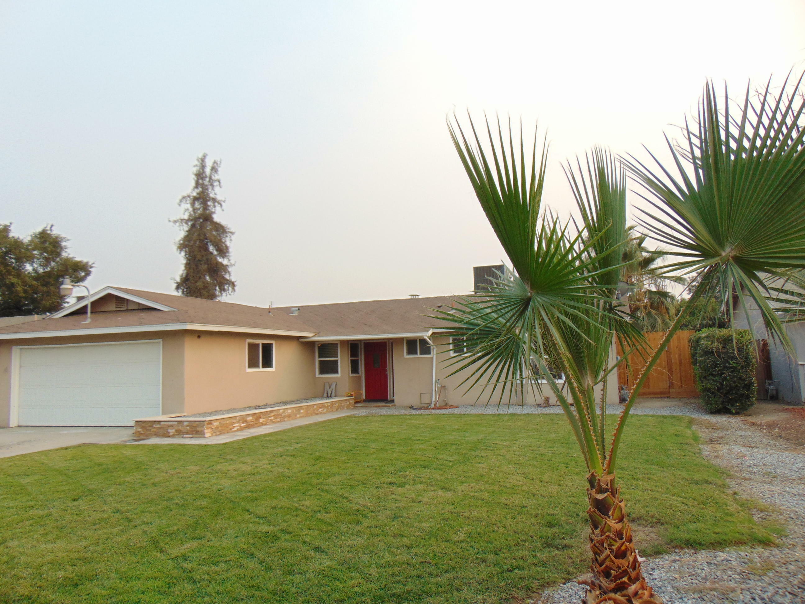 3413 W Sue Avenue  Visalia CA 93277 photo