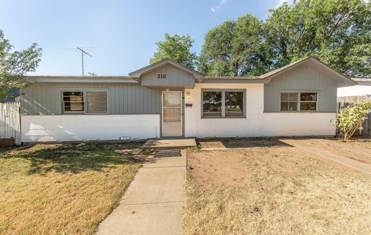 Property Photo:  2111 46th Street  TX 79412 