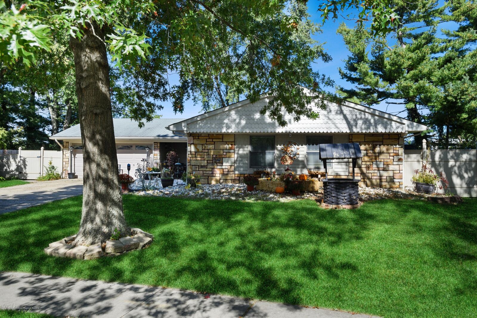 Property Photo: 10 Idol Place NJ 07747