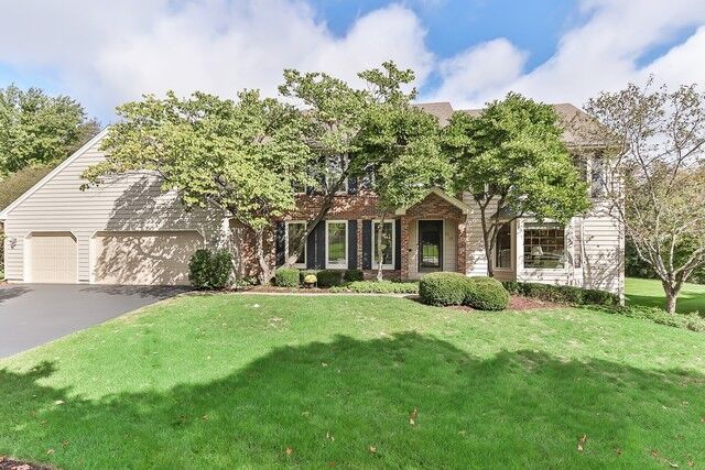 Property Photo:  1110 Gaslight Drive  IL 60102 