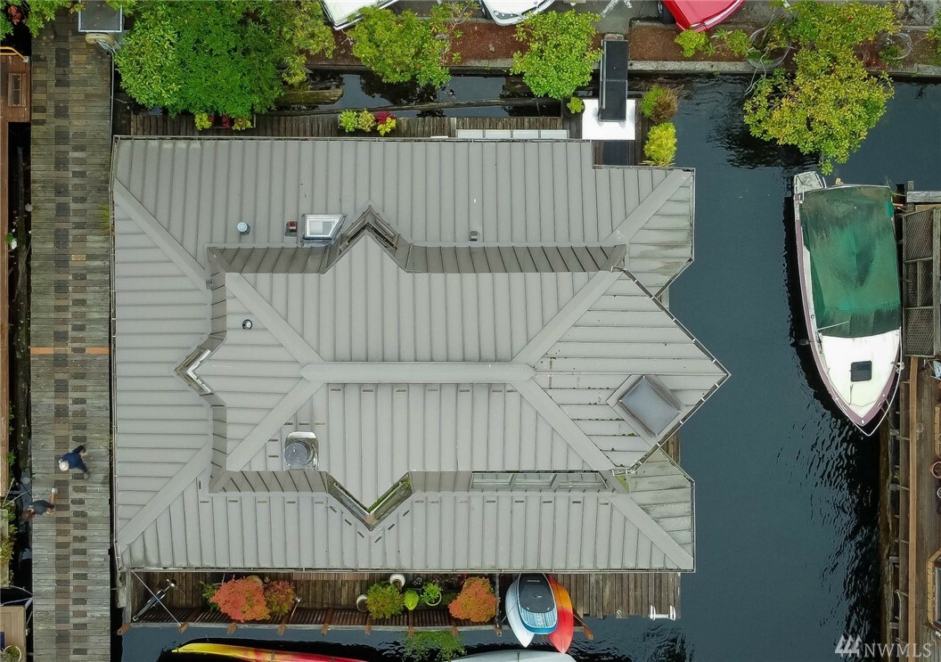 Property Photo:  3110 Portage Bay Place E F  WA 98102 