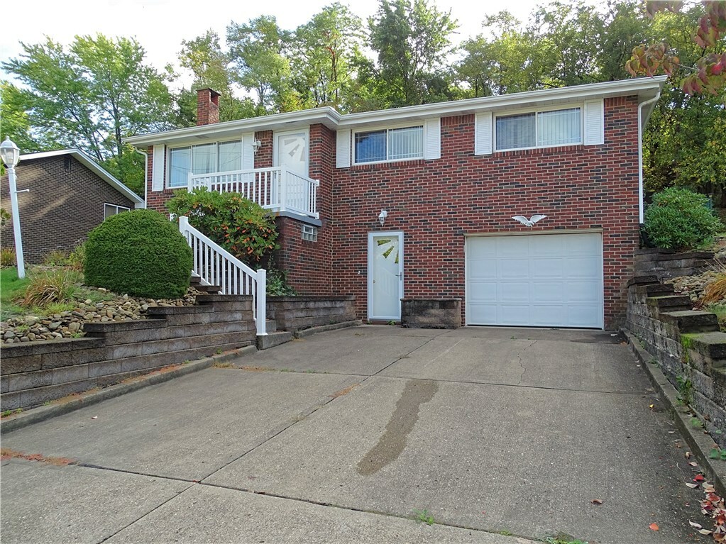 Property Photo: 1671 Craig Drive PA 15642