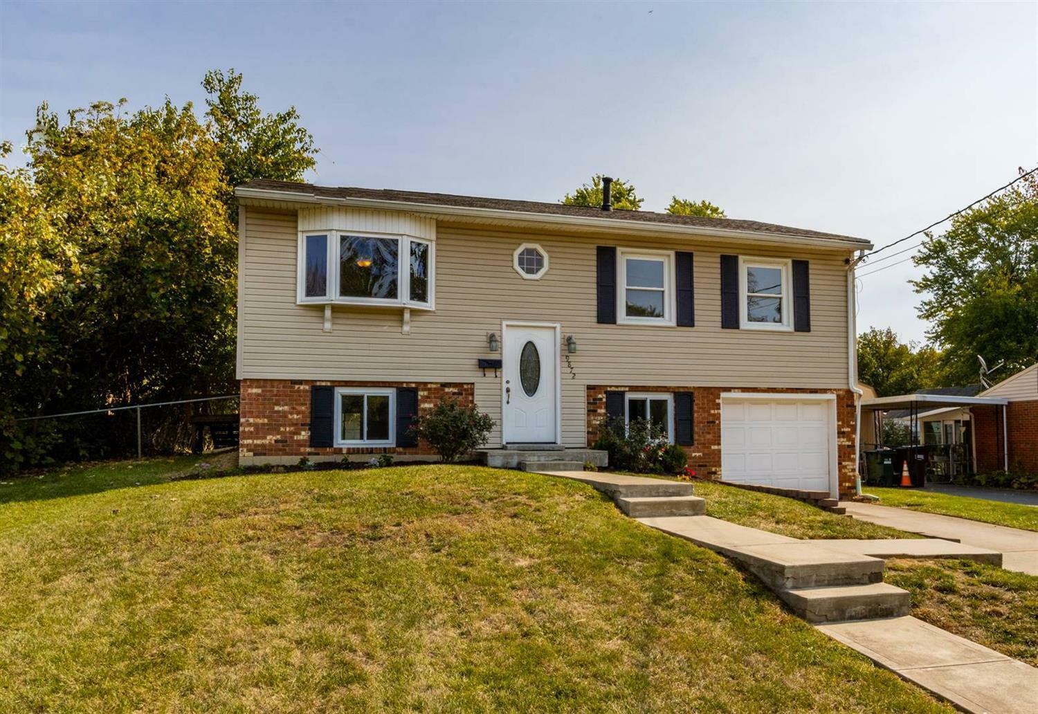 Property Photo: 9872 Dunraven Dr OH 45251