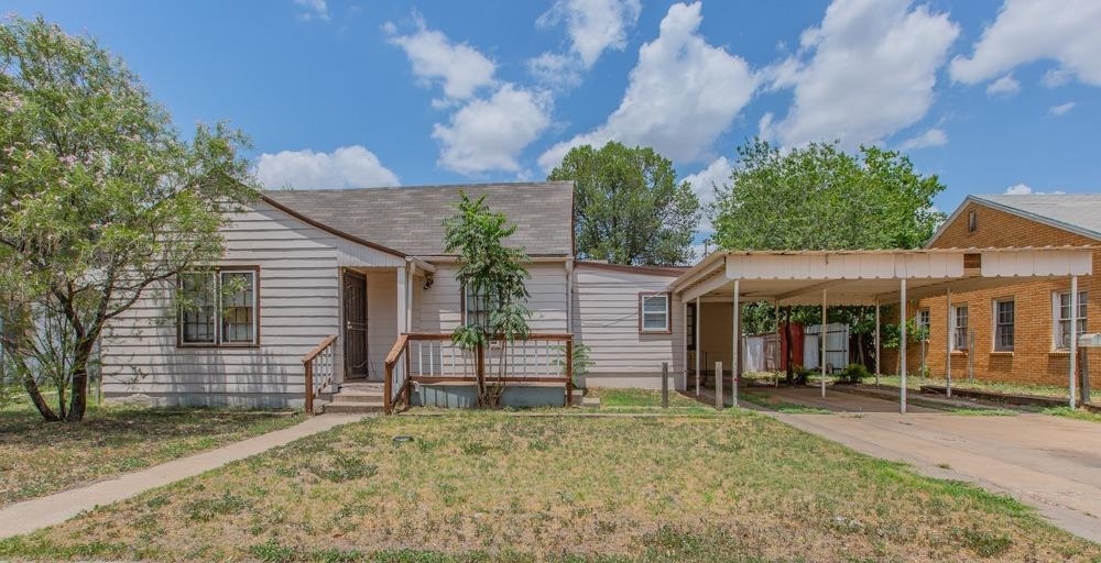 Property Photo:  1908 22nd Street  TX 79411 