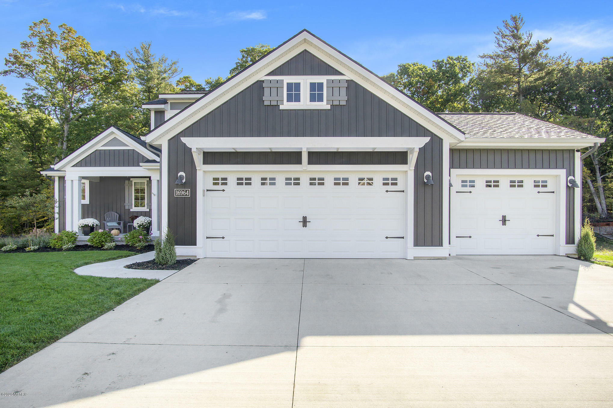 Property Photo:  16964 Arbor Way Drive  MI 49448 