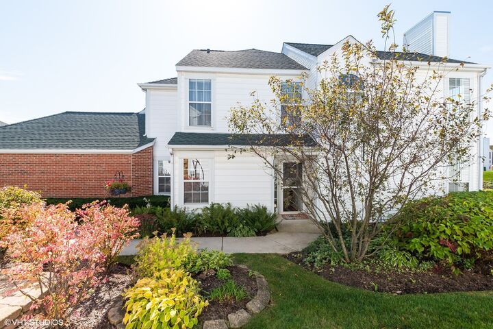 112 Meadowbrook Lane  Lake Bluff IL 60044 photo
