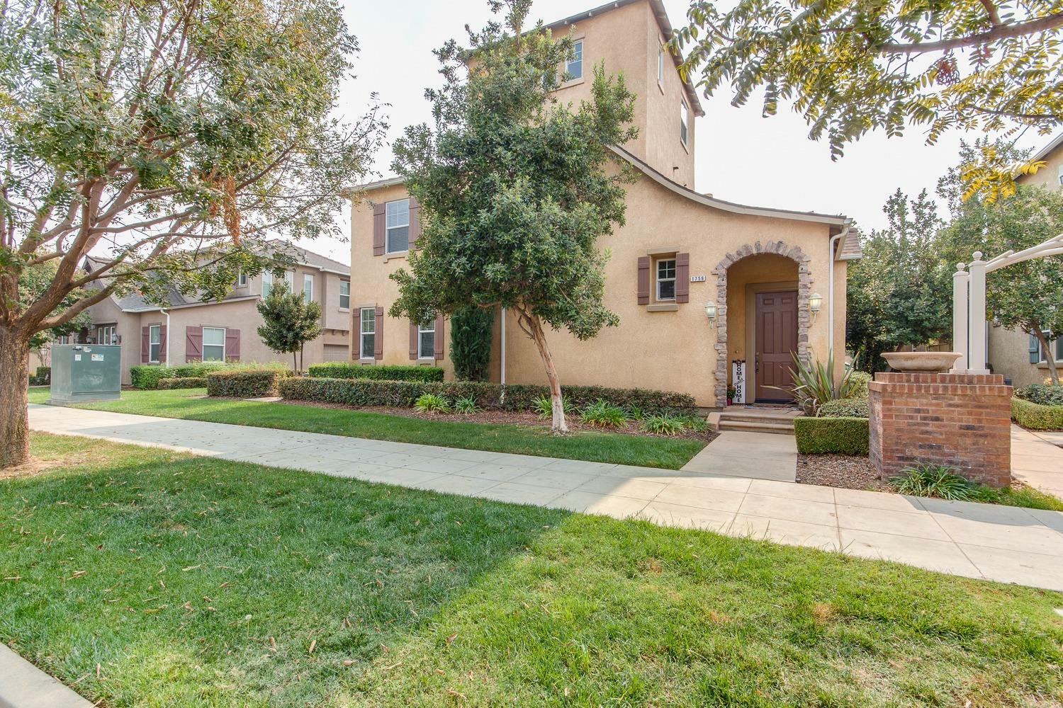 Property Photo:  1756 N Dutch Avenue  CA 93619 