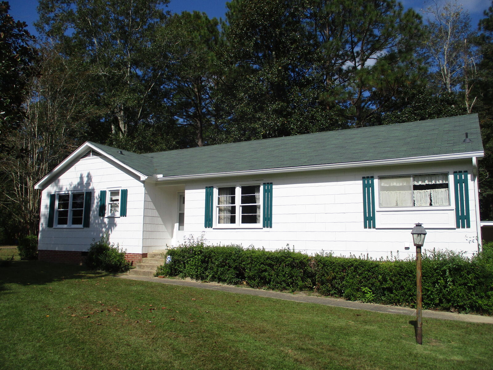 Property Photo:  46 E Ridge Rd.  MS 39440 