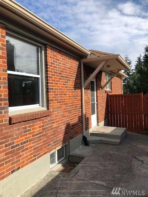 Property Photo: 728 S Monroe St WA 98405