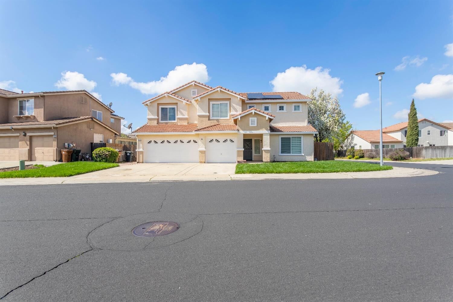 Property Photo:  10174 Frank Greg Way  CA 95757 