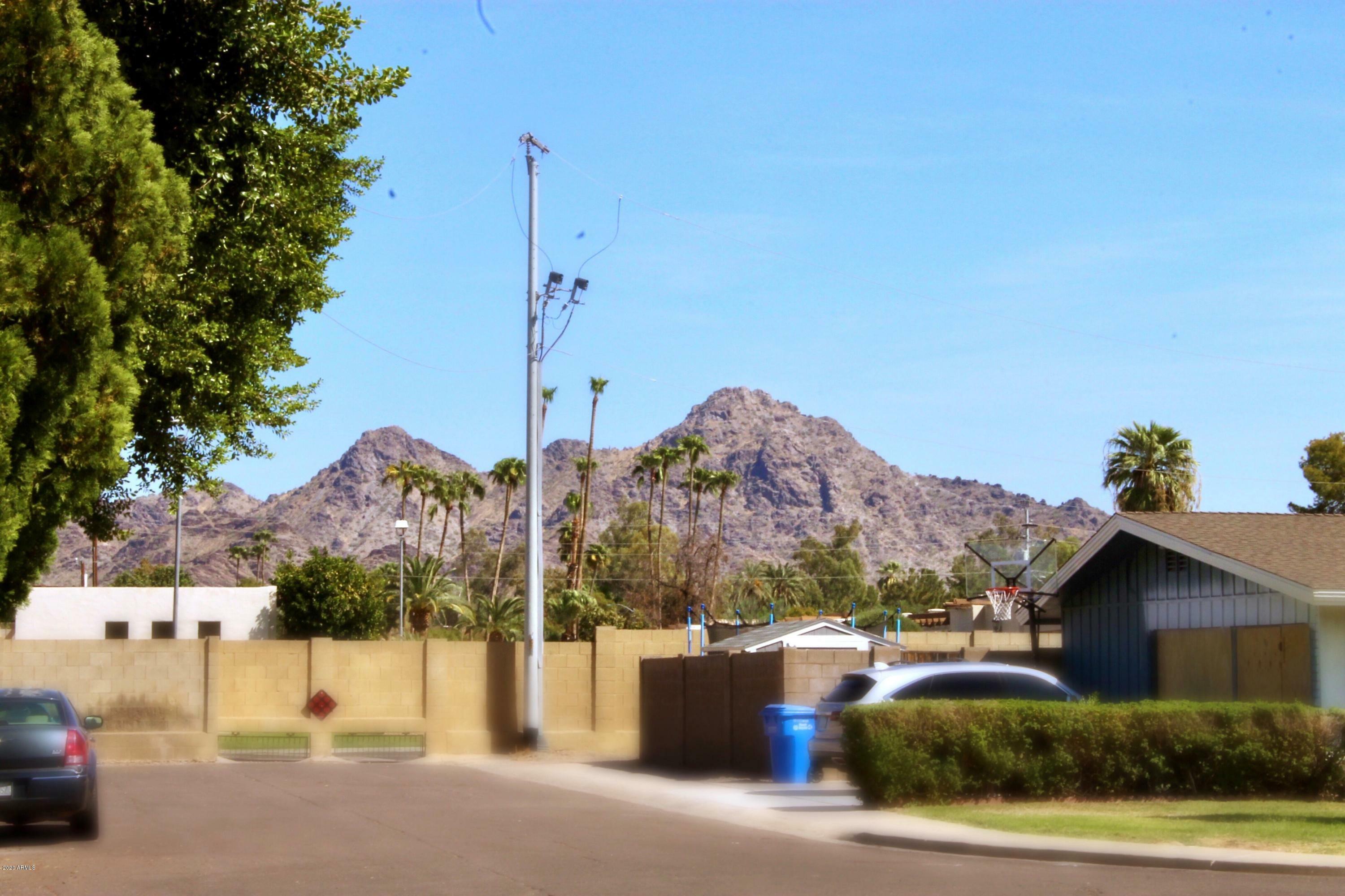 Property Photo:  410 E Royal Palm Road  AZ 85020 