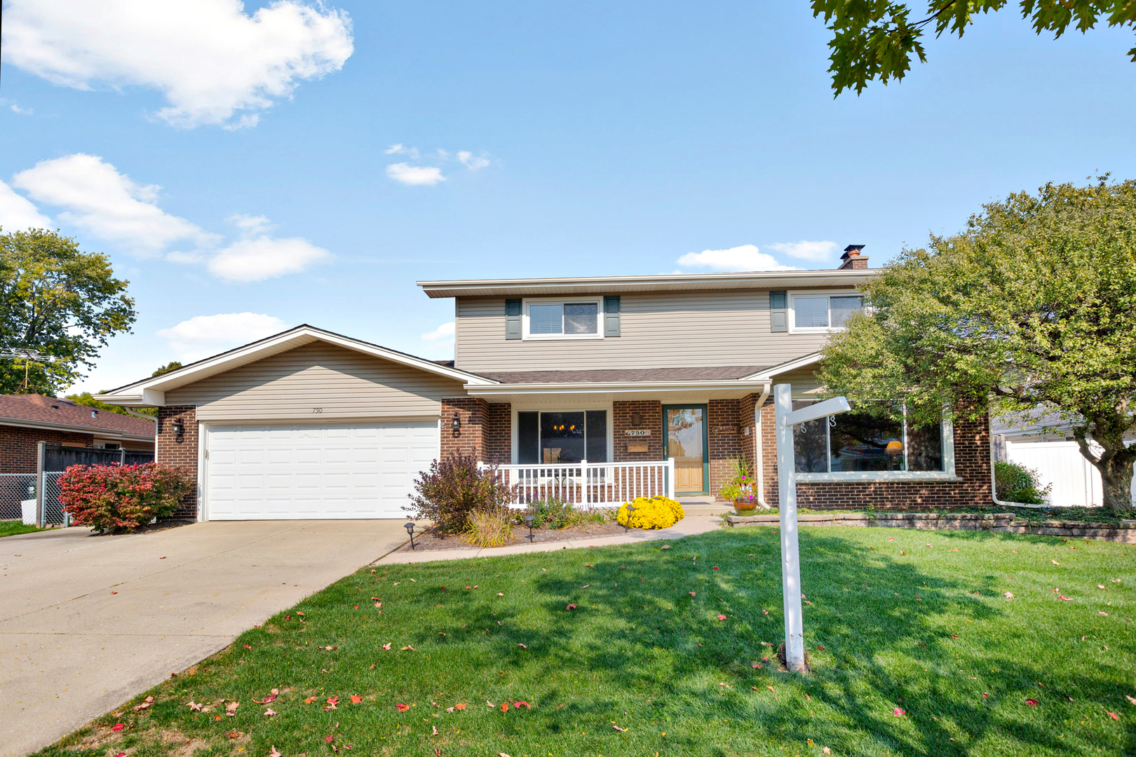 Property Photo: 750 East Juniper Drive IL 60074