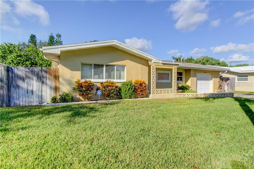 Property Photo:  14153 Chamberlain Avenue  FL 33774 