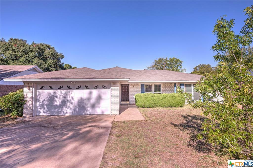 Property Photo: 814 Lexington Drive TX 76504