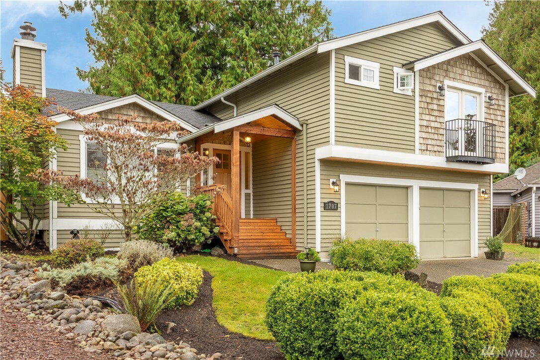 Property Photo:  1707 221st Place NE  WA 98074 