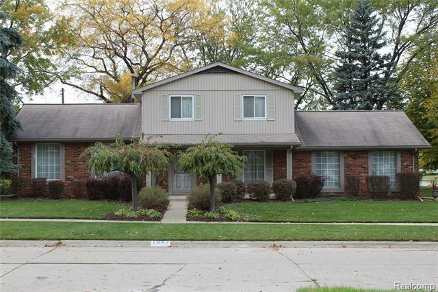 Property Photo:  1002 Barrington Drive  MI 48503 