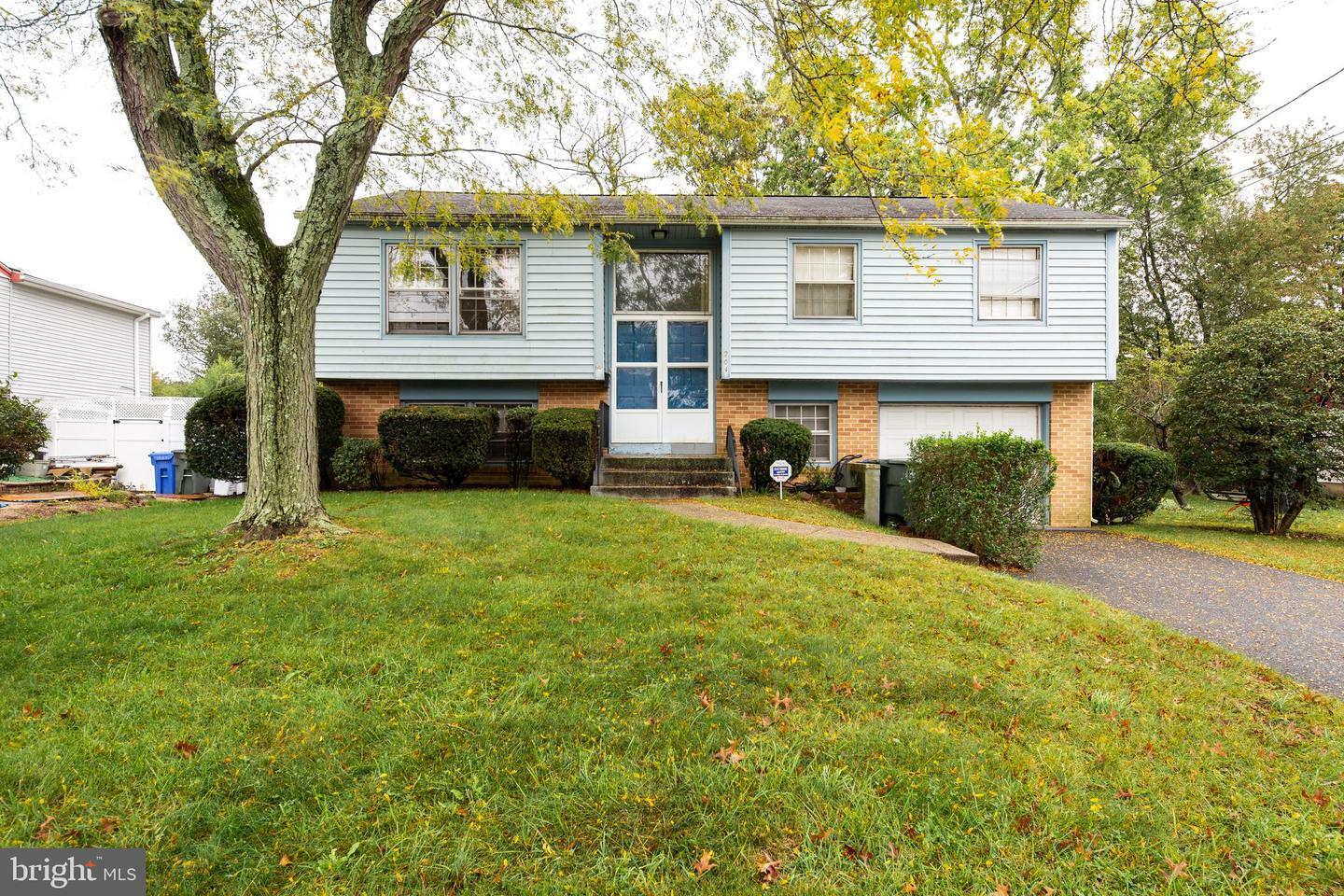 Property Photo:  204 Dubois Road  NJ 08028 