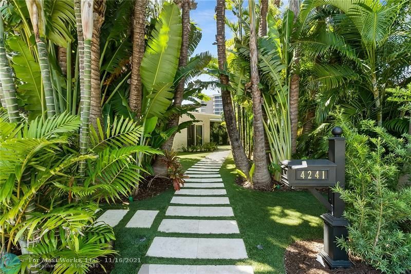 Property Photo: 4241 W Tradewinds Ave 4241 FL 33308