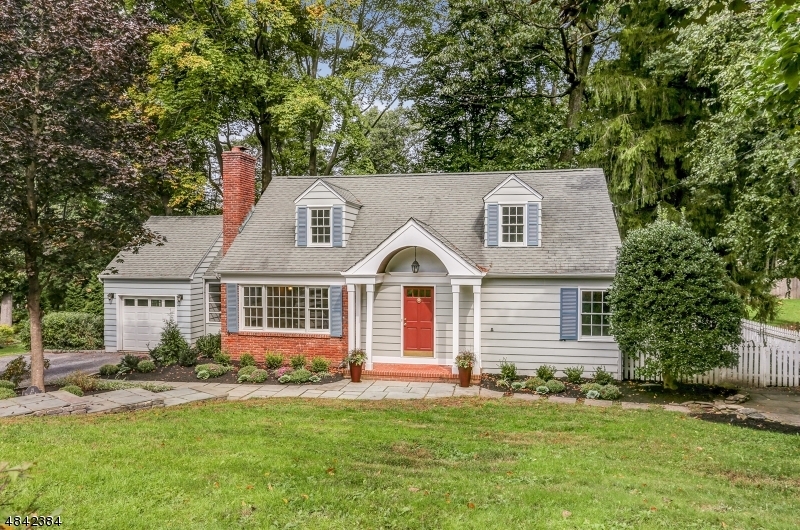 Property Photo:  21 Oak Hill Rd  NJ 07928 