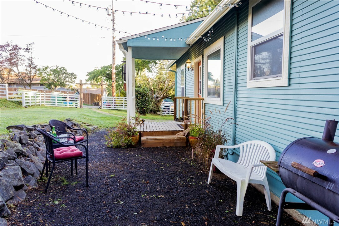 Property Photo: 1920 Mahan St WA 98366