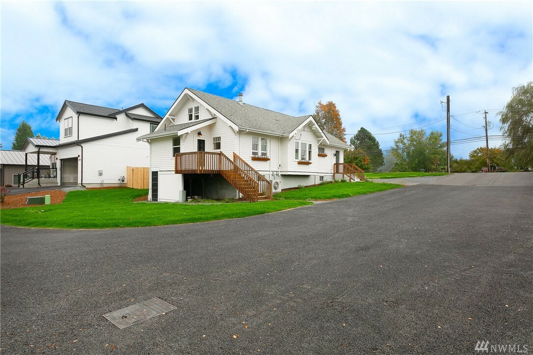 Property Photo: 2428 Thornton St WA 98248