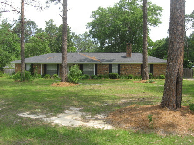 Property Photo:  19 Country Club Ln.  MS 39402 