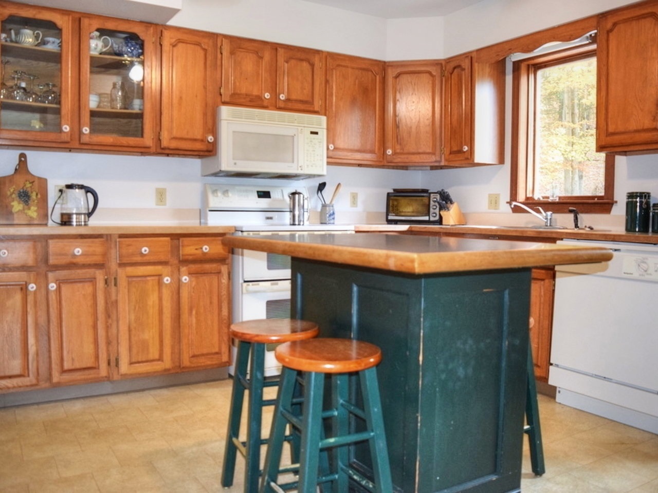 Property Photo:  18 Woods End Drive  VT 05452 