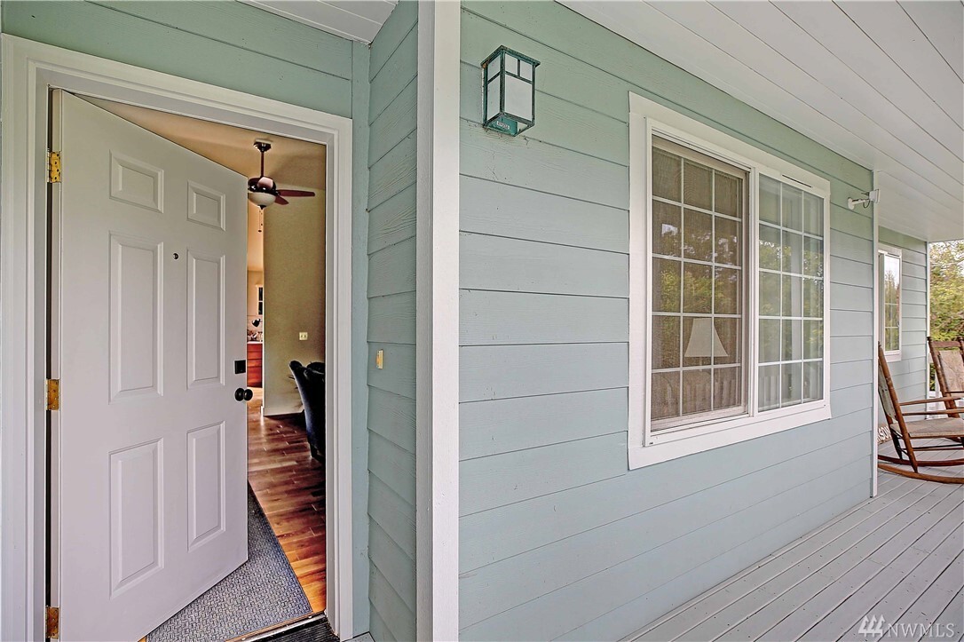 Property Photo: 728 Sandstone Lane WA 98282