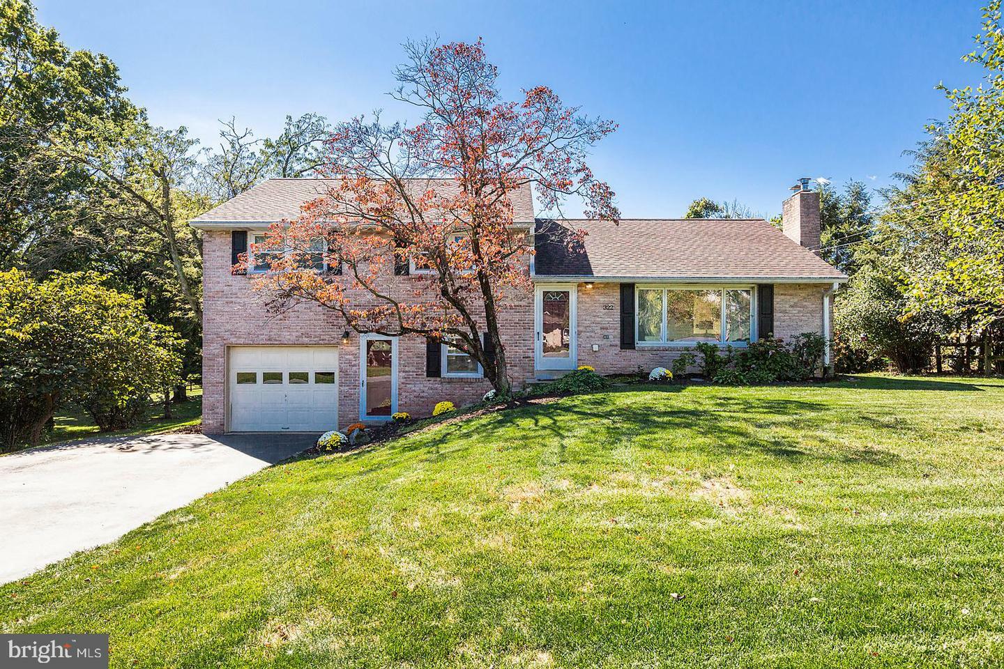 Property Photo:  322 Fairview Drive  PA 17543 