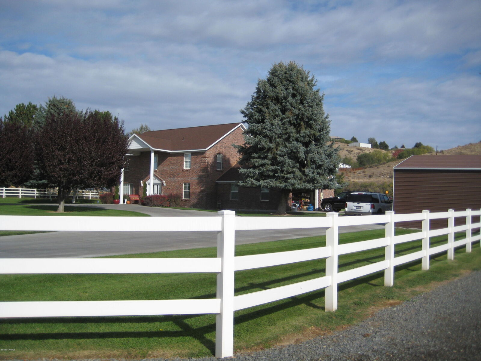 Property Photo: 1500 Mapleway Rd WA 98908