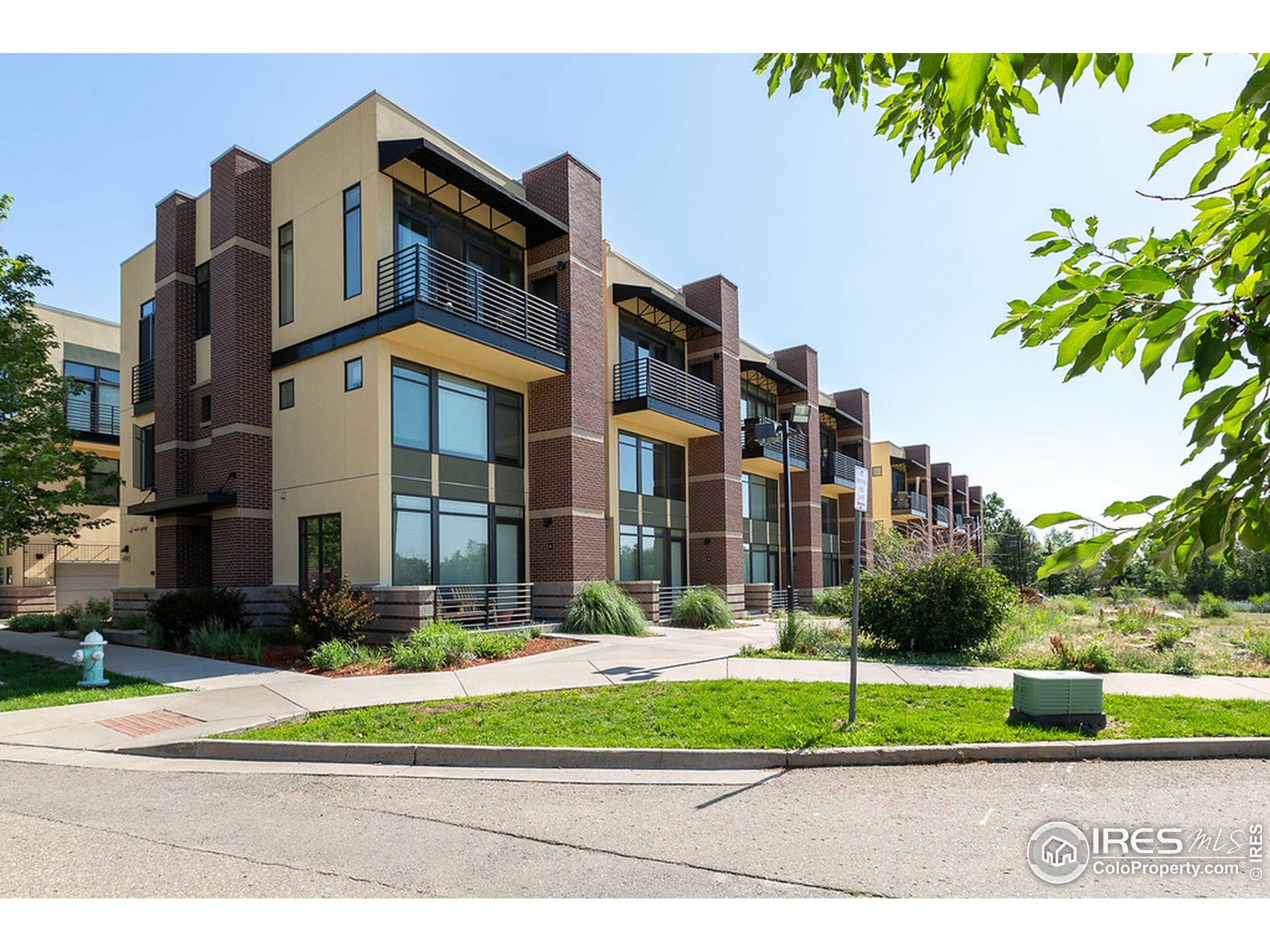 Property Photo: 4524 14th St F CO 80304