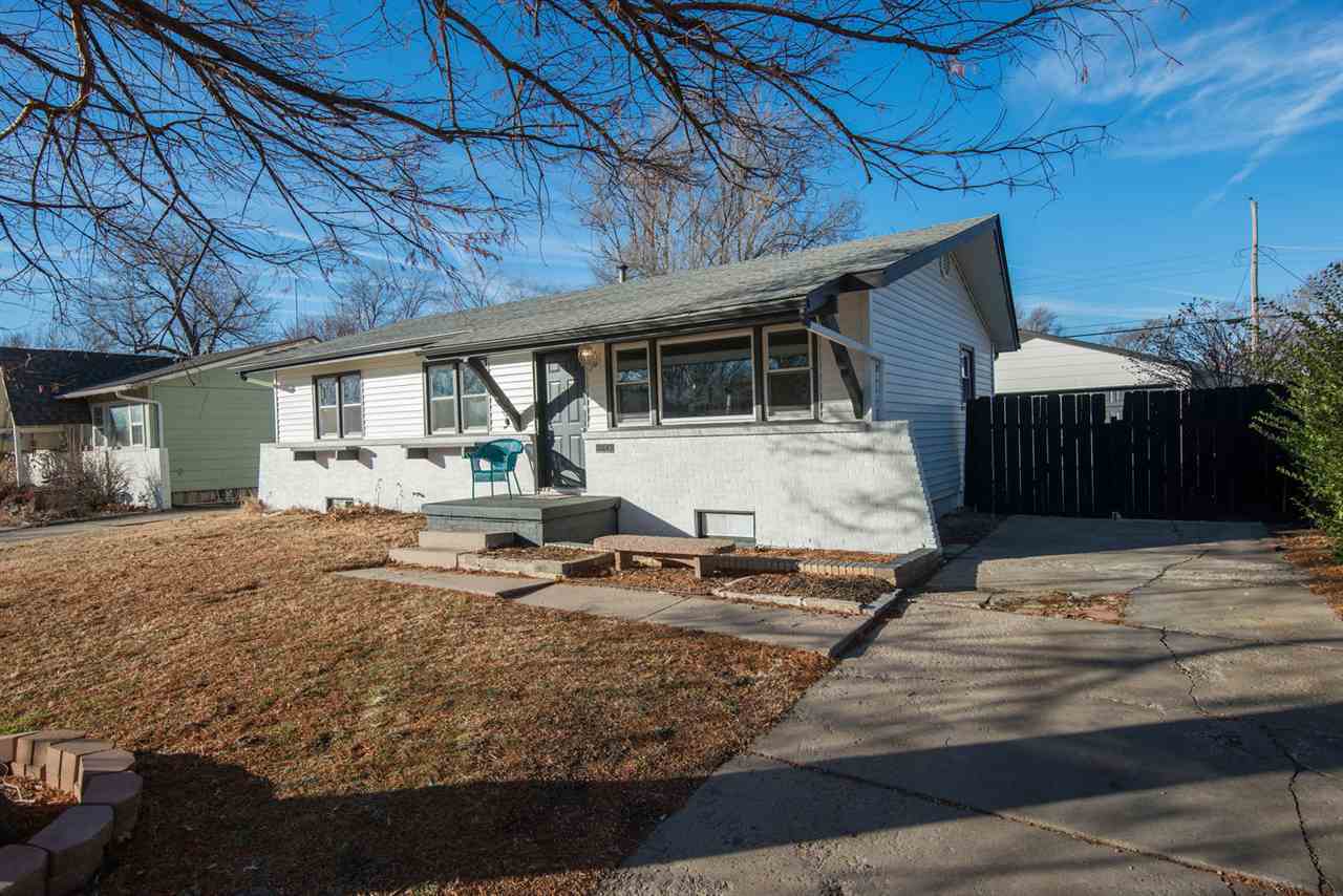 Property Photo: 3045 S Bennett Ave KS 67217