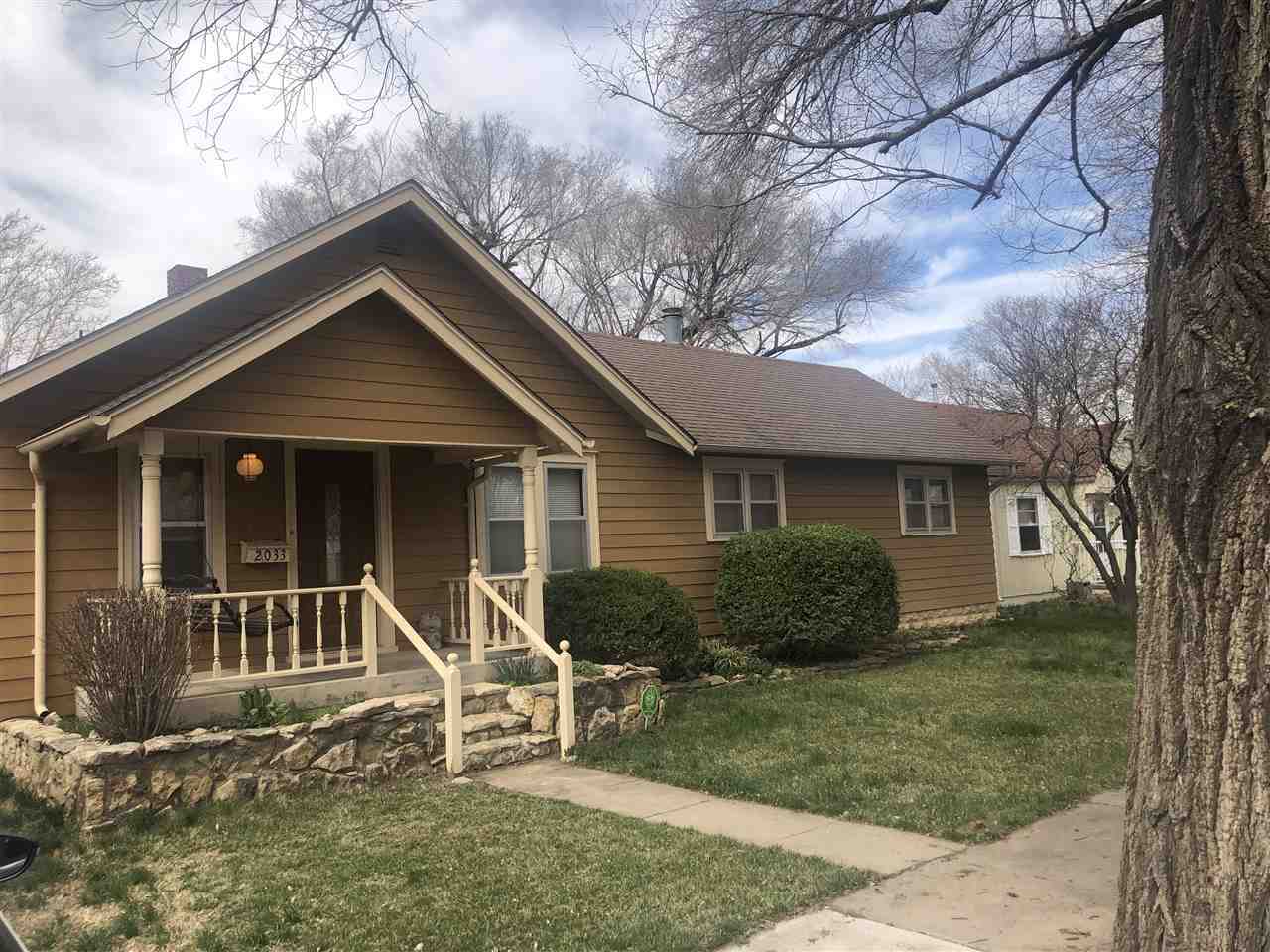 Property Photo:  2033 S Gold St  KS 67213 