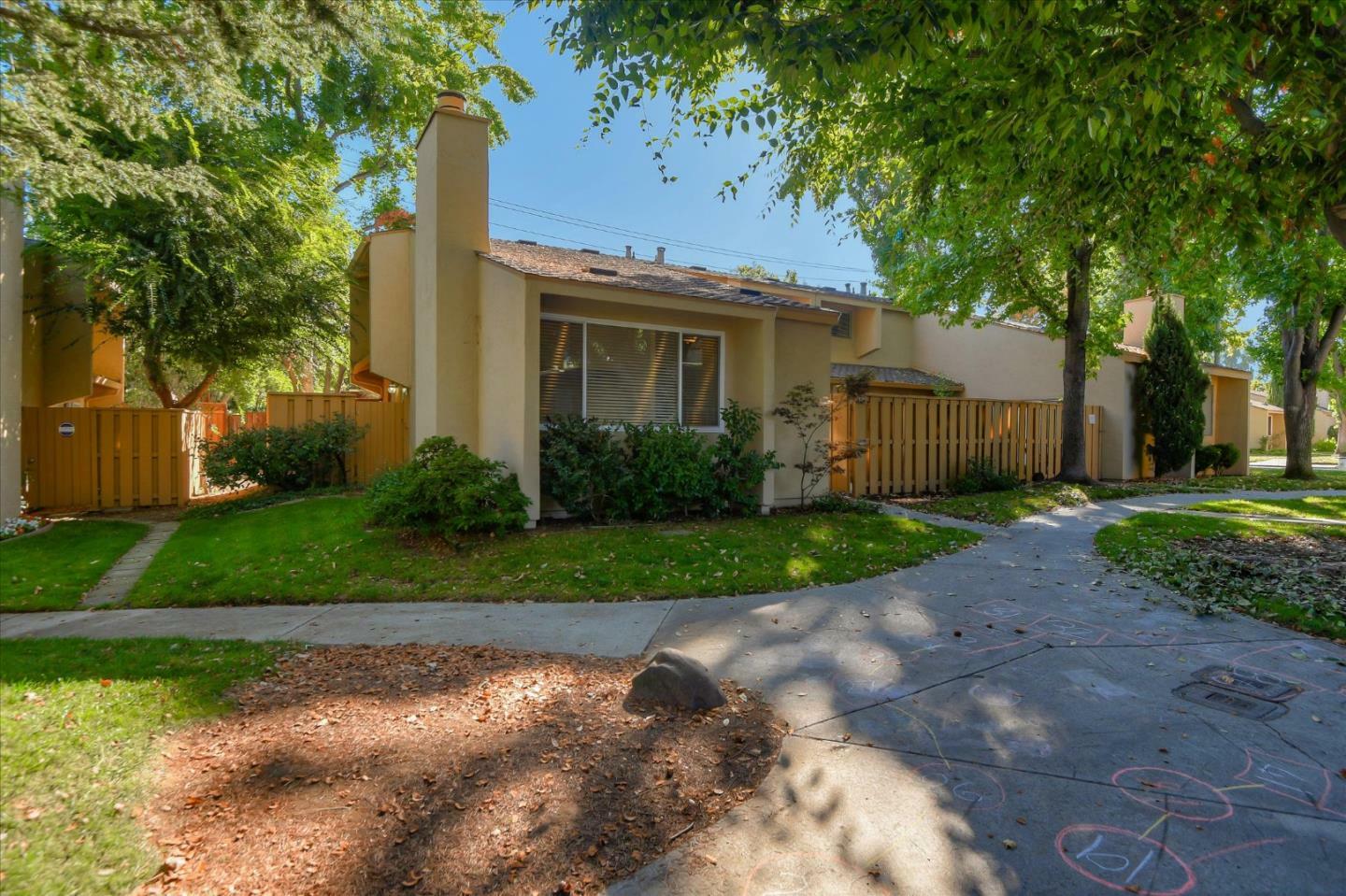 Property Photo:  125 Connemara Way 126  CA 94087 