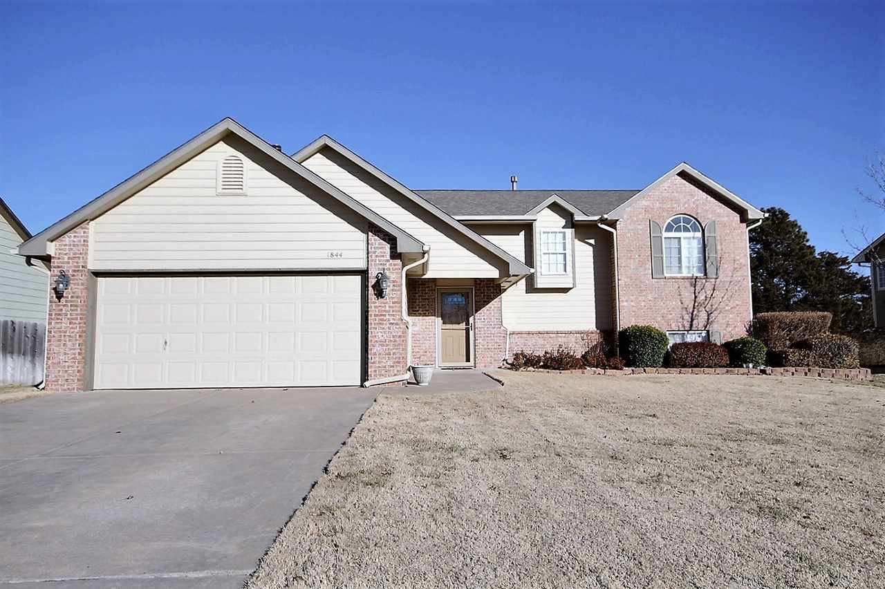 Property Photo:  1844 N Columbine  KS 67002 