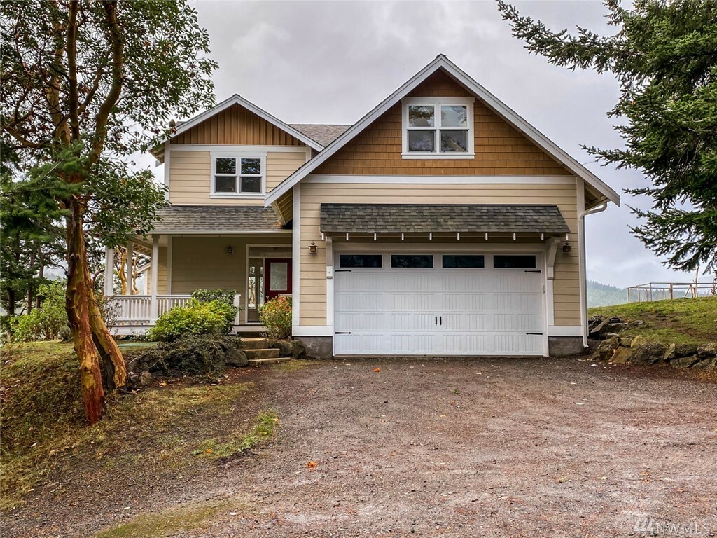 Property Photo:  102 Cliffhouse Ct  WA 98245 