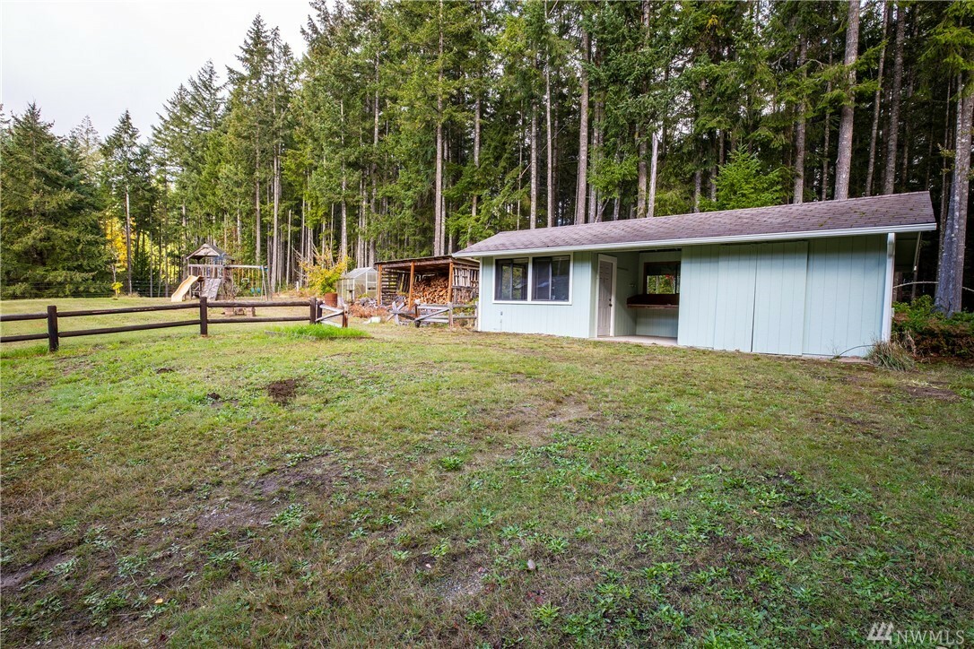 Property Photo:  3603 SE Rocket Lane  WA 98367 