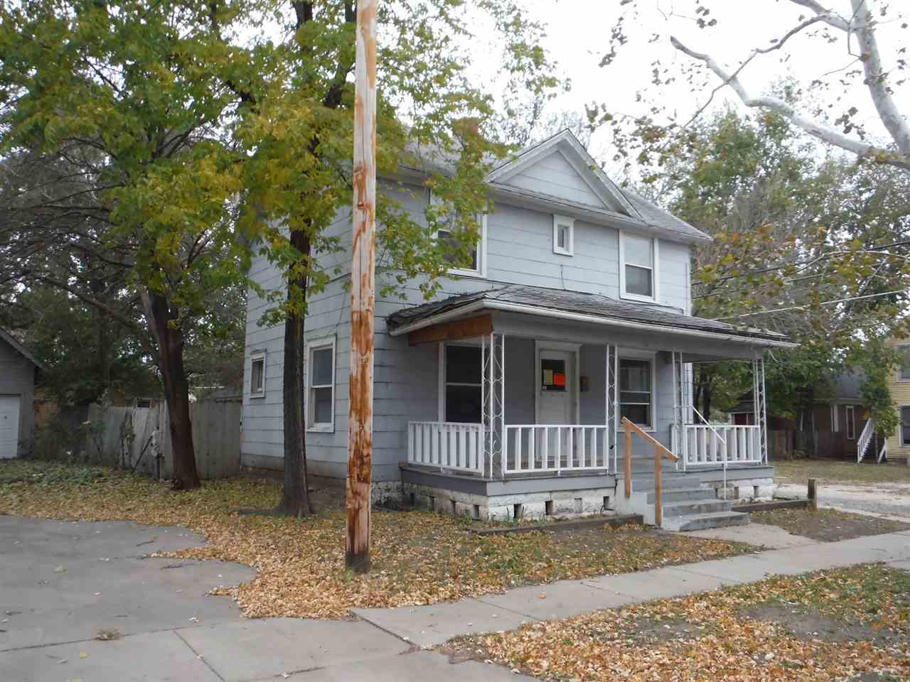 Property Photo:  411 W 10th St N  KS 67203 